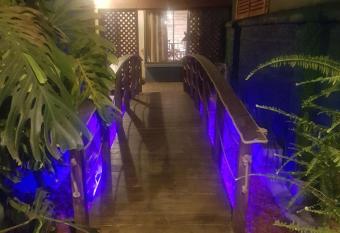 Hostal La Casa del Puente allows 18 year olds to book a room