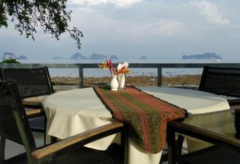 Mookdaman Bungalow has Balcony rooms