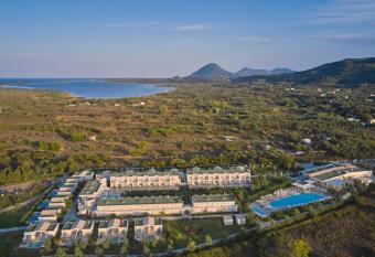 Kairaba Sandy Villas - All Inclusive - Adults Only allows 18 year olds to book a room