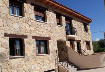 Alojamientos Botica Rural has Balcony rooms