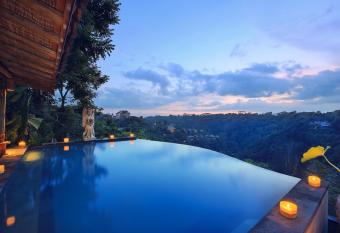 Pramana Watu Kurung allows 18 year olds to book a room