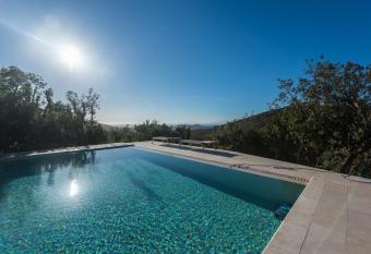 Villa Margherita Wellness & Golf -  allows 18 year olds to book a room