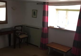 Littlebridge Farmhouse allows 18 year olds to book a room