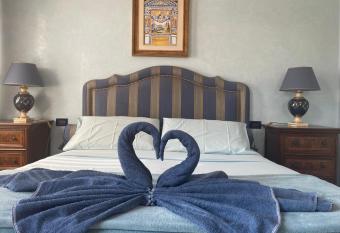 B&B VILLINO MARGHERITA has rooms with a private hot tub