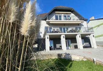 Balkon Apartmanh  z Panzi   has Balcony rooms