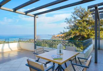 Albatros Studios has Balcony rooms