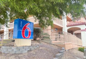 Motel 6 Barstow, CA I15 and Lenwood Road has Smoking rooms