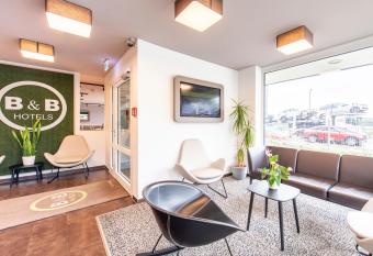 B&B Hotel Regensburg allows 18 year olds to book a room