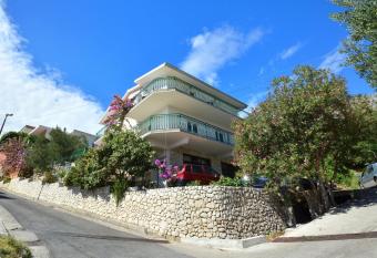 Apartments by the sea Suhi Potok, Omis - 14555 has Balcony rooms