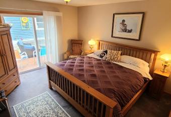 The Poplar Inn has Balcony rooms