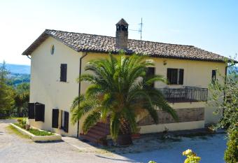 Cardinal Girolamo has Balcony rooms