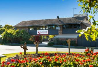 Esk Wivenhoe Motor Inn has Balcony rooms