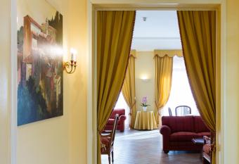 Hotel Tuder has Balcony rooms