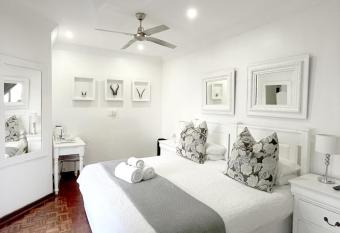 TCS on Lynnwood Guesthouse allows 18 year olds to book a room