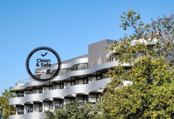 Hotel Aleluia allows 18 year olds to book a room