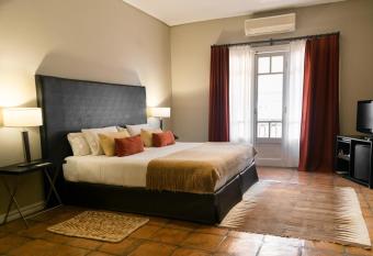 Legado Mitico Salta Hotel Boutique allows 18 year olds to book a room