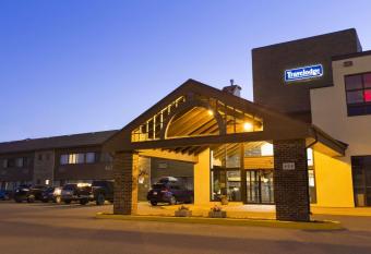 Travelodge by Wyndham Thunder Bay allows 18 year olds to book a room