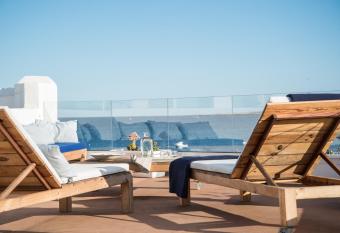 Modern home with Ocean View has Balcony rooms