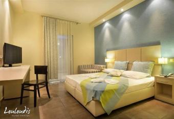 Louloudis Boutique Hotel has rooms with a private hot tub