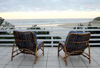 Gill s Beach House has Balcony rooms