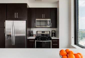 Locale Medical Center - Houston has rooms with a private hot tub