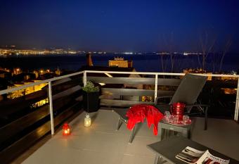 Gaja has Balcony rooms