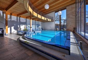 Al Posta Hotel 1899 allows 18 year olds to book a room