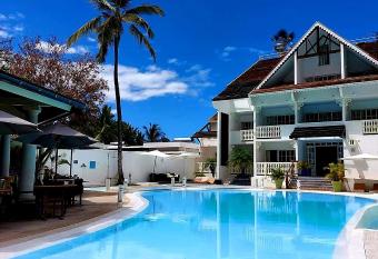 Le Nautile Beachfont allows 18 year olds to book a room