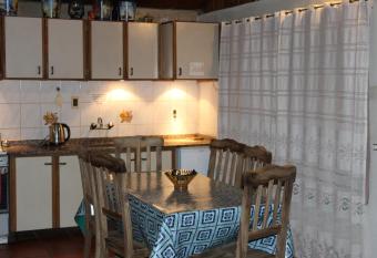 Casa de monta  a, valle del sol, potrerillos, Mendoza allows 18 year olds to book a room