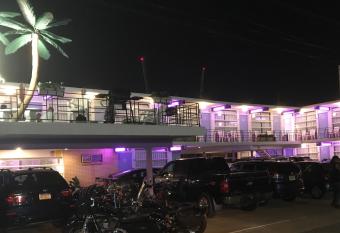 Monaco Motel - Wildwood has Balcony rooms