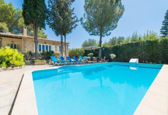 Can Reure has Balcony rooms