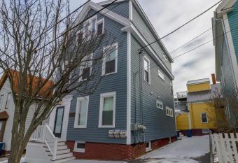 Turner Apartments has Balcony rooms