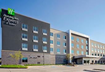 Holiday Inn Express & Suites Lubbock Central - Univ Area By IHG has Balcony rooms