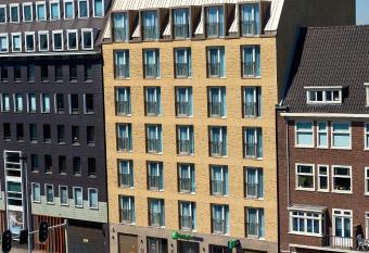 Holiday Inn Express Amsterdam - City Hall, an IHG Hotel allows 18 year olds to book a room