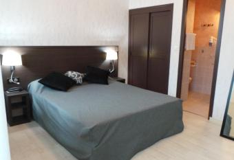 Hotel La Renaissance allows 18 year olds to book a room