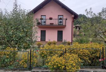 Rooms Violeta has Balcony rooms