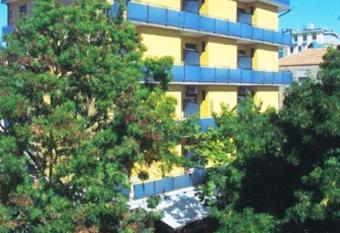 Hotel Capitol has Balcony rooms