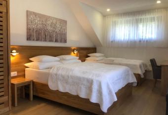 Plitvice Miric Inn has Balcony rooms