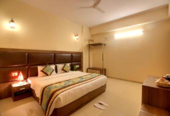 Atithi Suites - An AHG Hotel allows 18 year olds to book a room