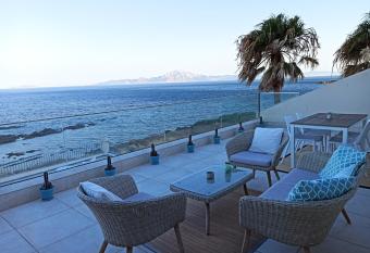 Punta Carnero Hotel singular allows 18 year olds to book a room