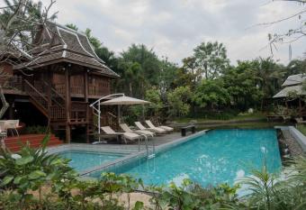 Baansuwanburi -                                            has Balcony rooms