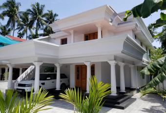 Luxury Villas of Guruvayur has Balcony rooms