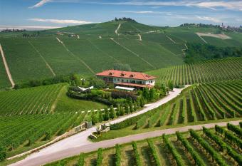 Cascina Bar  c has Balcony rooms