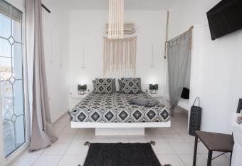 Eris Studios has Balcony rooms