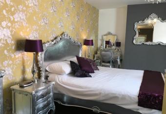 tiger inn allows 18 year olds to book a room