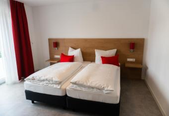 Pension Haas-Hotel am Turm has Balcony rooms