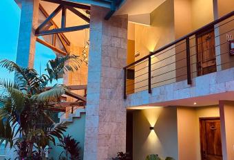 Hotel Mi Linda Tierra allows 18 year olds to book a room