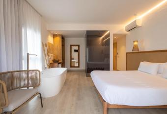 Play Hotel Ibiza - Adults Only has Balcony rooms