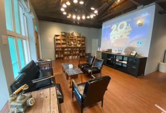 Tainan MacArthur Homestay has Balcony rooms