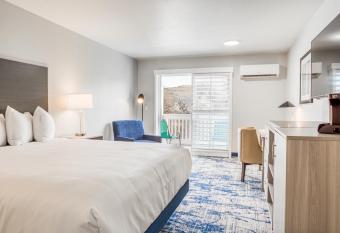 Creekside Inn Downtown has Balcony rooms